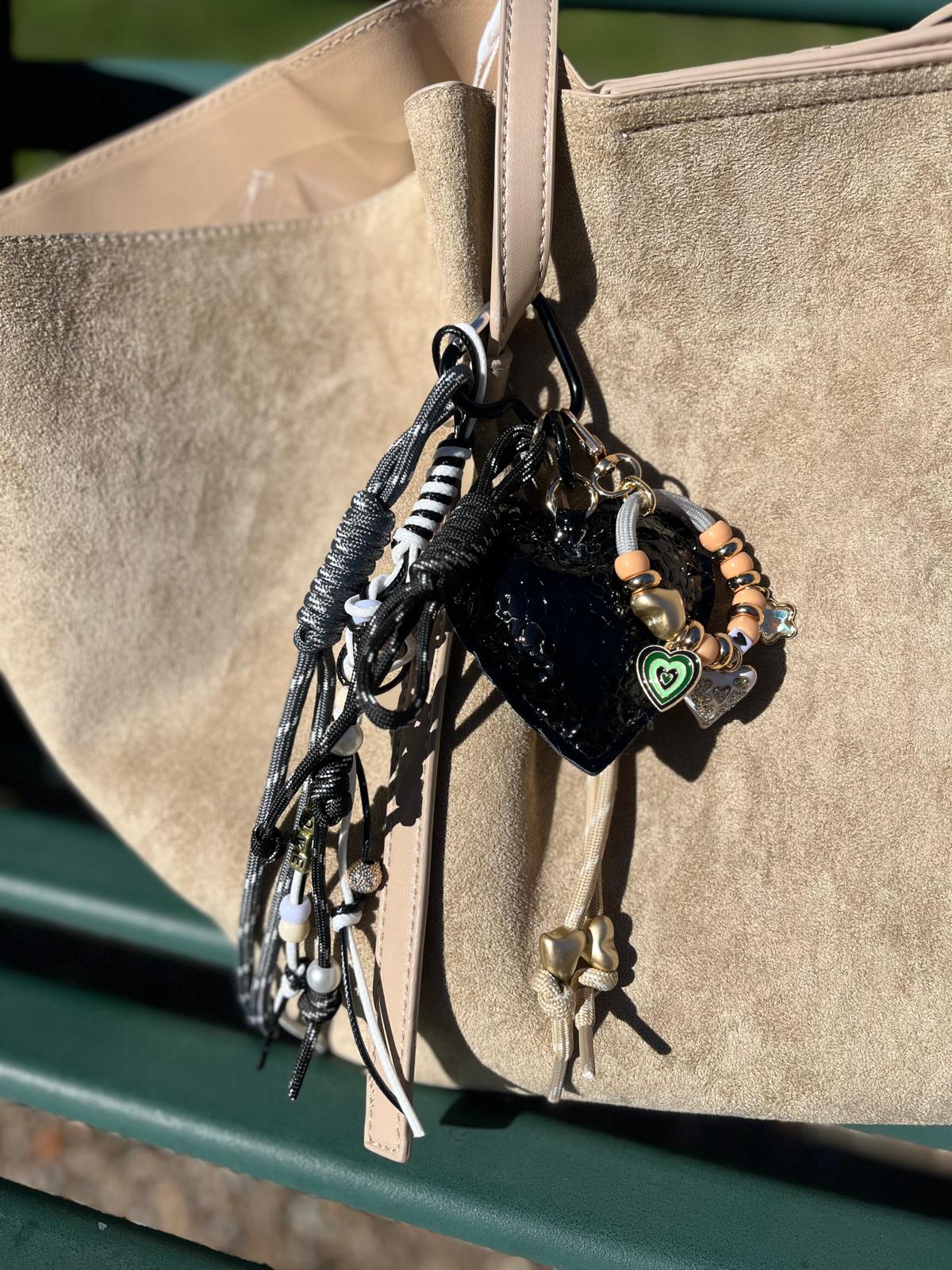 Grigri de sac cœur noir