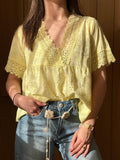 Top brodé jaune