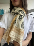 Foulard blanc et noir