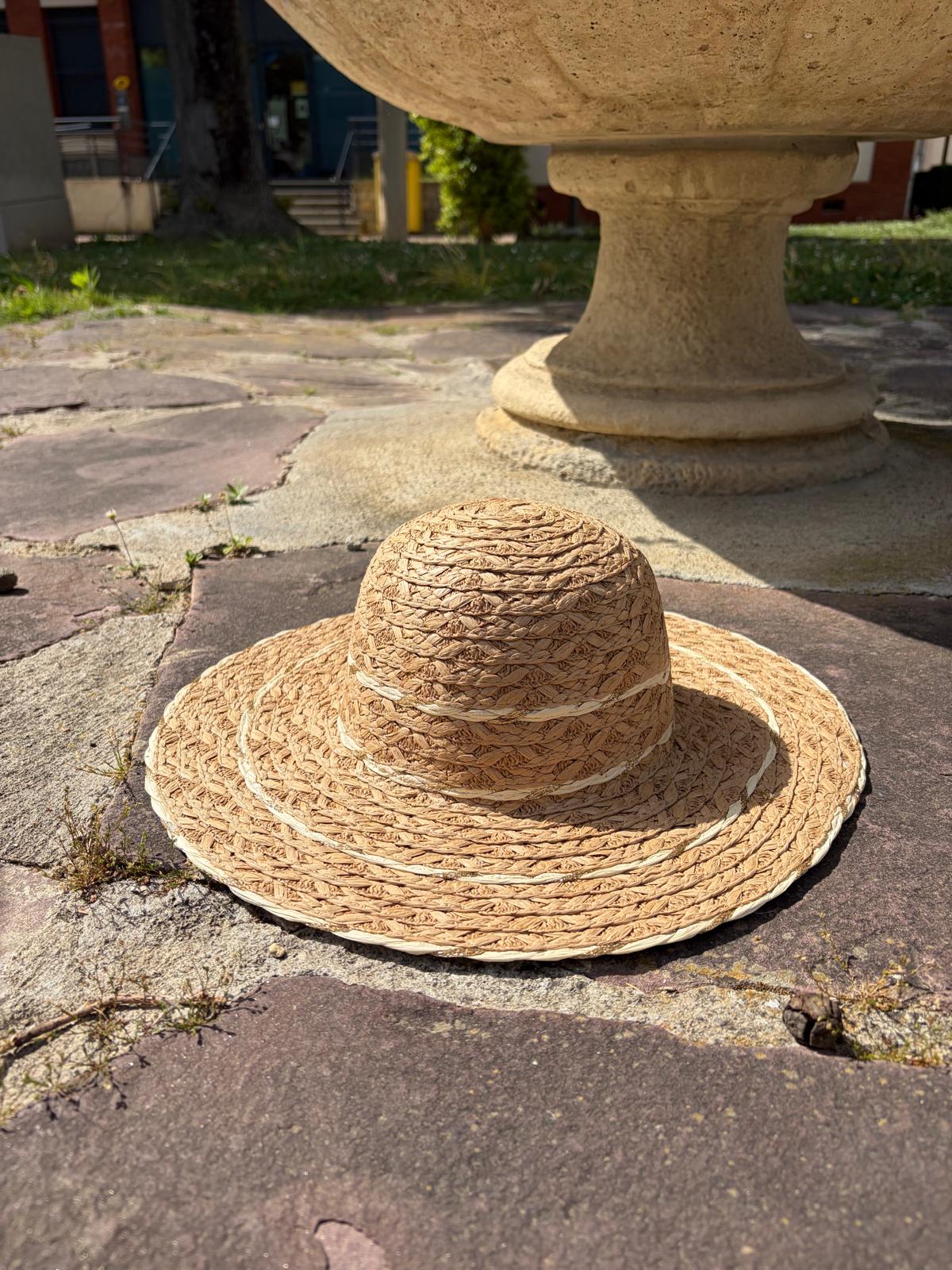 Chapeau raphia