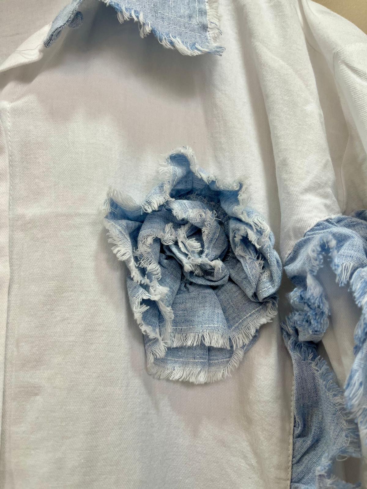 Chemise avec rose en jean